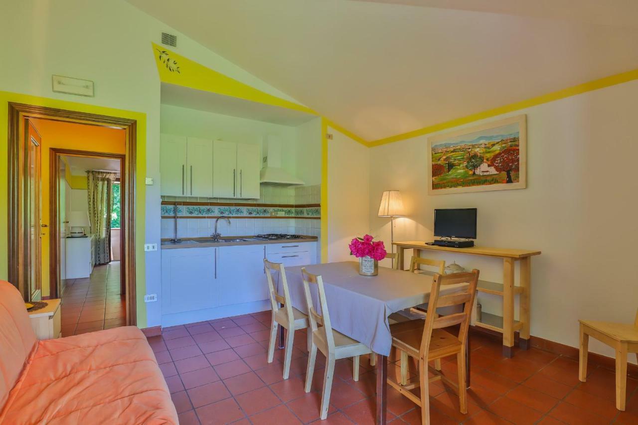 Residence Il Castagno Pistoia Bagian luar foto